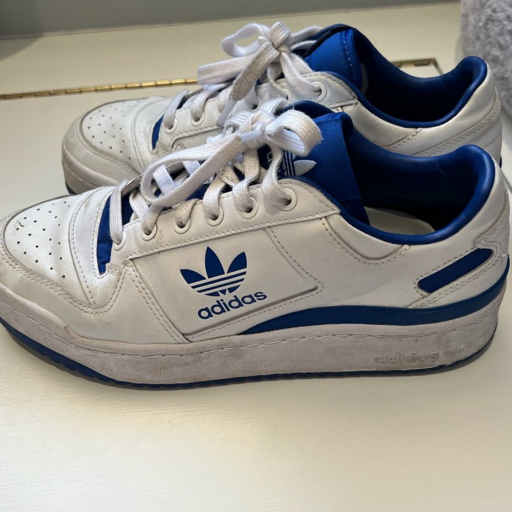 Adidas womens sneaker